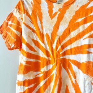 🧡 Orange Monochrome Spiral Tie Dye shirt, hippie, boho style, comfy, oversized